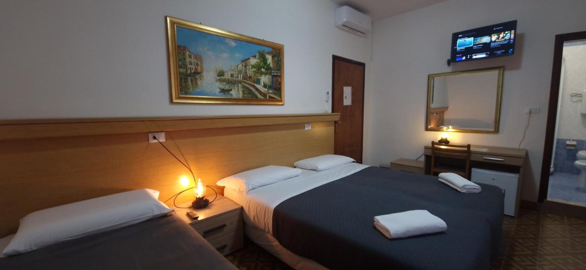 Hotel Tito เมสเตร ภายนอก รูปภาพ