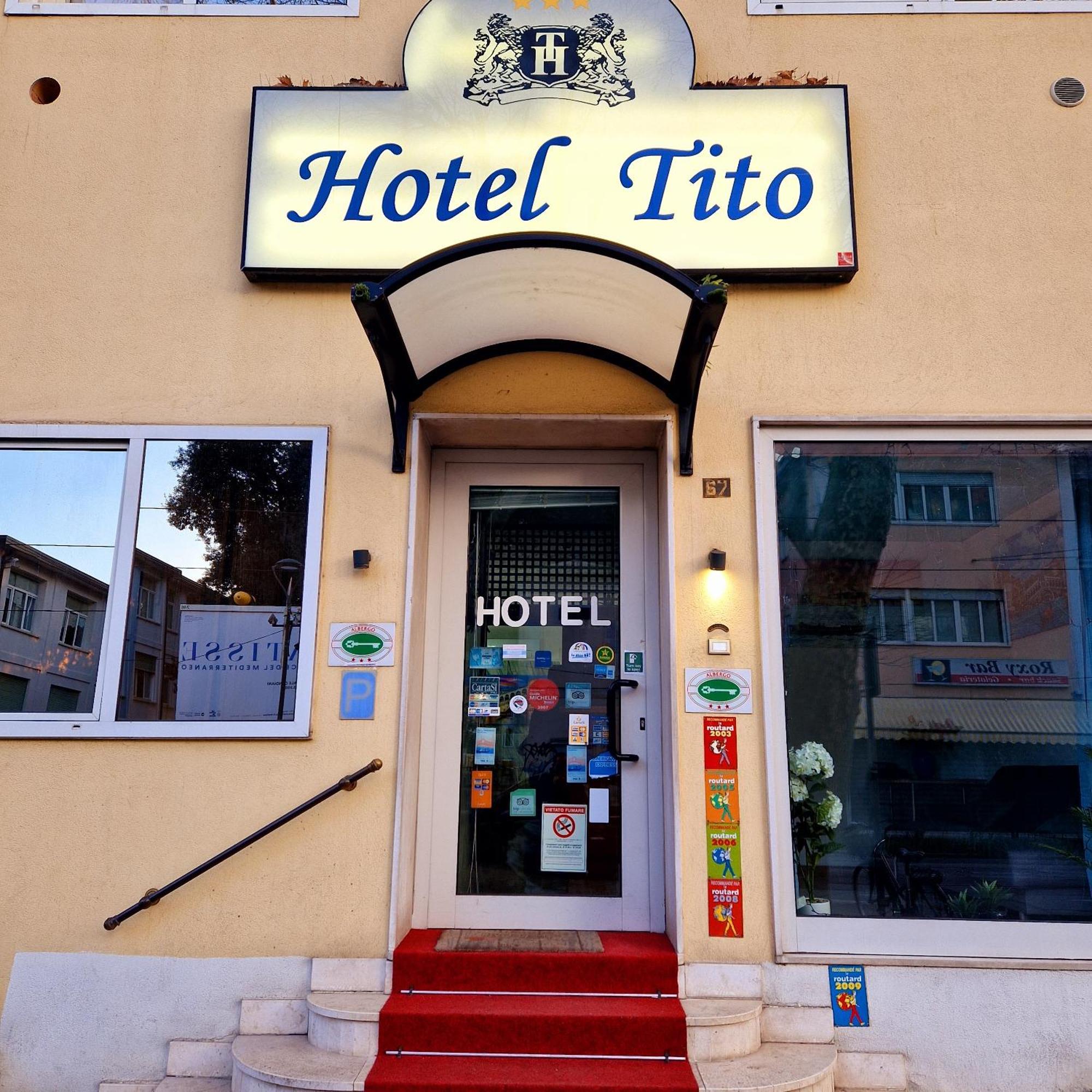 Hotel Tito เมสเตร ภายนอก รูปภาพ