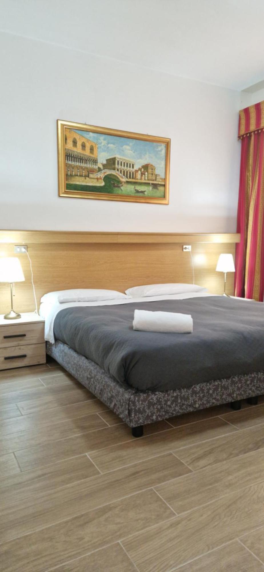 Hotel Tito เมสเตร ภายนอก รูปภาพ