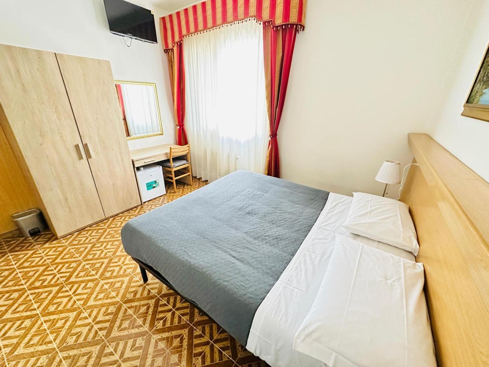 Hotel Tito เมสเตร ภายนอก รูปภาพ