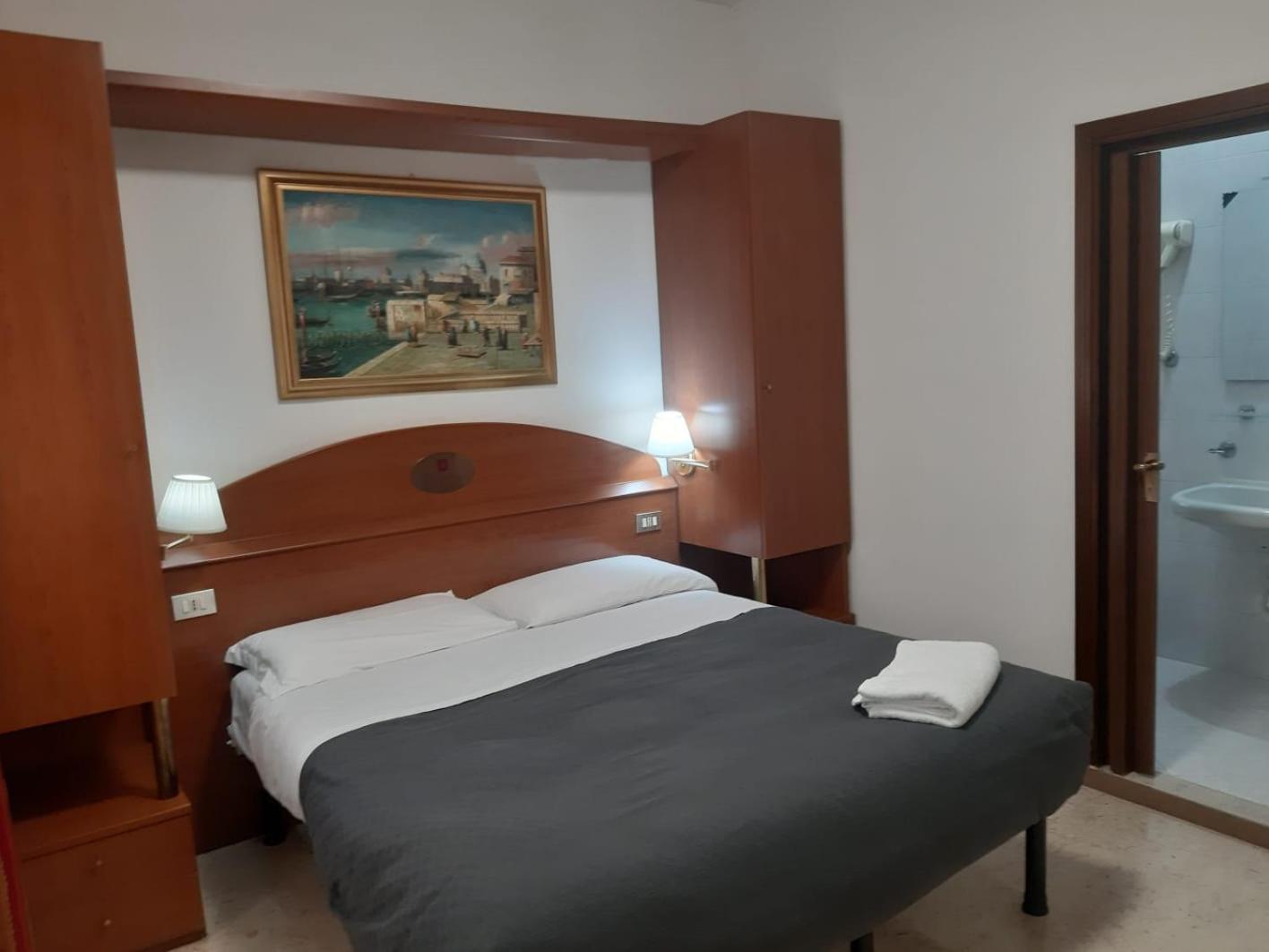 Hotel Tito เมสเตร ภายนอก รูปภาพ